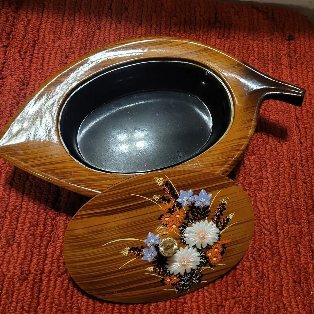 Vintage Westland Serving Dish Lacquered Black/Faux Wood Floral Raised Petals Lid